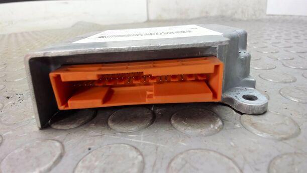 Foto: AIRBAGSTEUERGERÄT eines Peugeot 307 Break 110