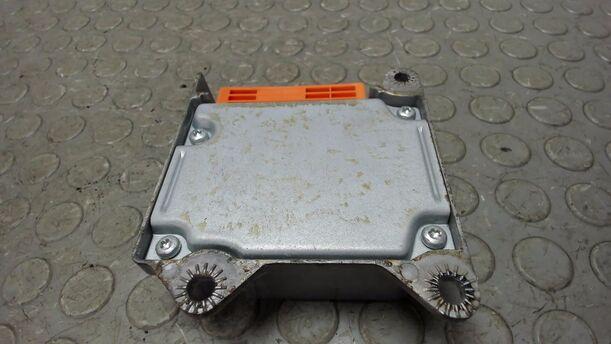 Foto: AIRBAGSTEUERGERÄT eines Peugeot 307 Break 110