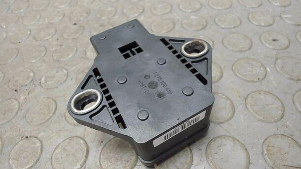 Foto: QUERBESCHLEUNIGUNGSSENSOR / DREHRATENSENSOR eines Peugeot 307 Break 110