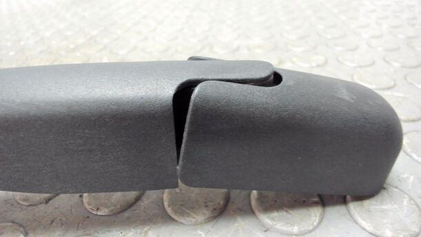 Foto: SCHEIBENWISCHERARM HINTEN eines Peugeot 307 Break 110