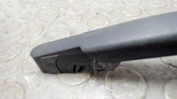 Foto: SCHEIBENWISCHERARM HINTEN eines Peugeot 307 Break 110