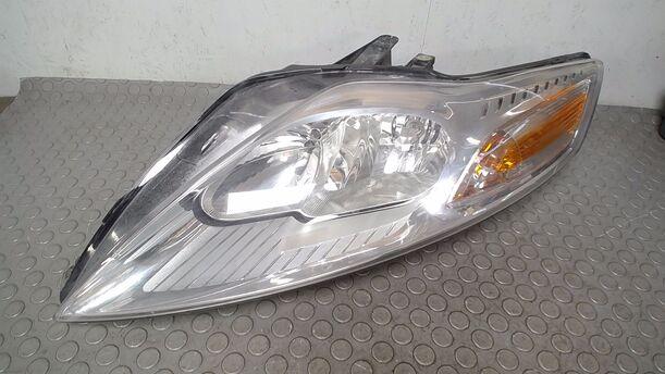 Foto: SCHEINWERFER LINKS eines Ford Mondeo Turnier 2.0 TDCi