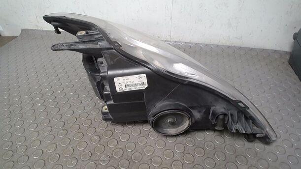 Foto: SCHEINWERFER LINKS eines Ford Mondeo Turnier 2.0 TDCi