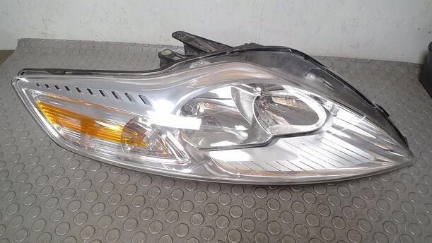 Foto: SCHEINWERFER RECHTS eines Ford Mondeo Turnier 2.0 TDCi