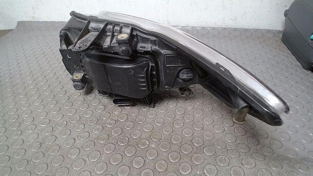 Foto: SCHEINWERFER RECHTS eines Ford Mondeo Turnier 2.0 TDCi