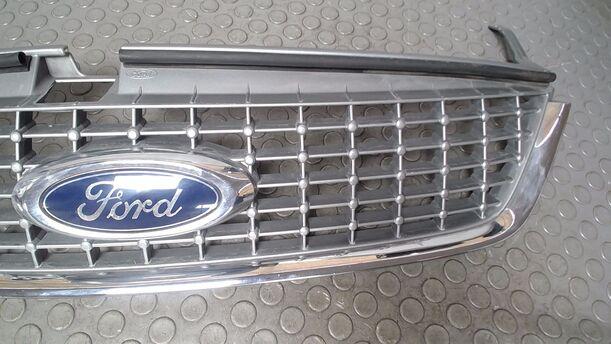 Foto: KÜHLERGRILL eines Ford Mondeo Turnier 2.0 TDCi