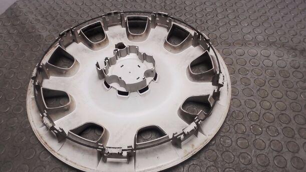 Foto: RADDECKEL / EINZELRADKAPPE 15 ZOLL eines Opel Astra 1.7 CDTI Caravan DPF