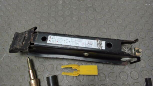 Foto: WAGENHEBER eines Peugeot 307 Break 110
