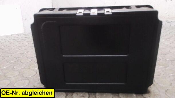 Foto: DISPLAY / BILDSCHRIRM eines Opel Omega Caravan 2.0