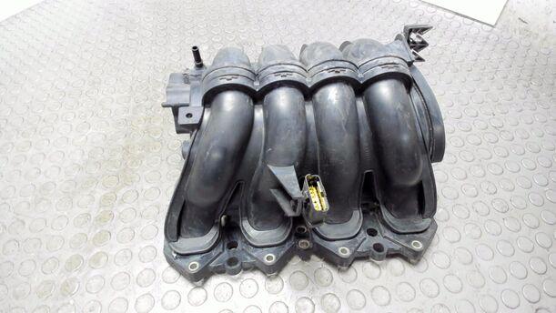 Foto: ANSAUGKRÜMMER eines Peugeot 307 Break 110