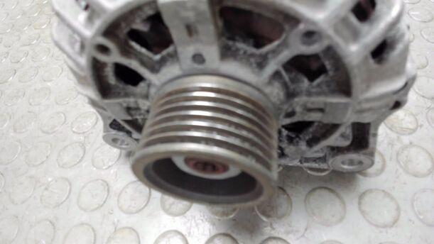 Foto: LICHTMASCHINE / GENERATOR eines Peugeot 307 Break 110