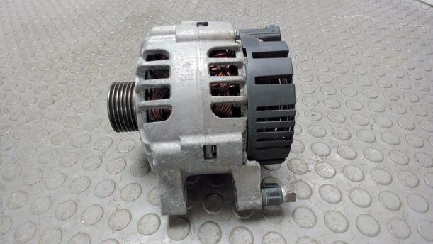 Foto: LICHTMASCHINE / GENERATOR eines Peugeot 307 Break 110