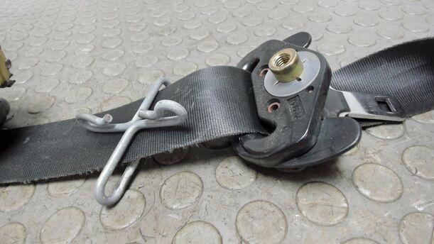 Foto: SICHERHEITSGURT VORNE LINKS eines Peugeot 307 Break 110
