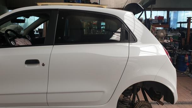 Foto: TÜR HINTEN LINKS eines Renault Twingo SCe 70