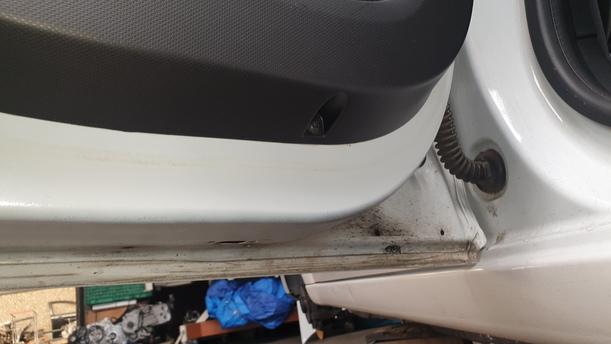 Foto: TÜR HINTEN LINKS eines Renault Twingo SCe 70
