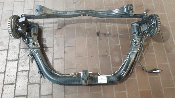 Foto: HINTERACHSE / HINTERACHSTRÄGER ( BIS 07.2018 ) eines Renault Twingo SCe 70