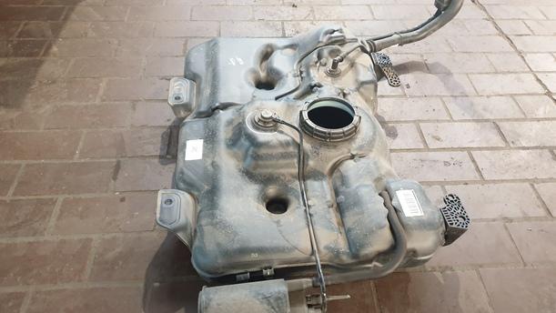 Foto: KRAFTSTOFFTANK ( 35 LITER ) eines Renault Twingo SCe 70