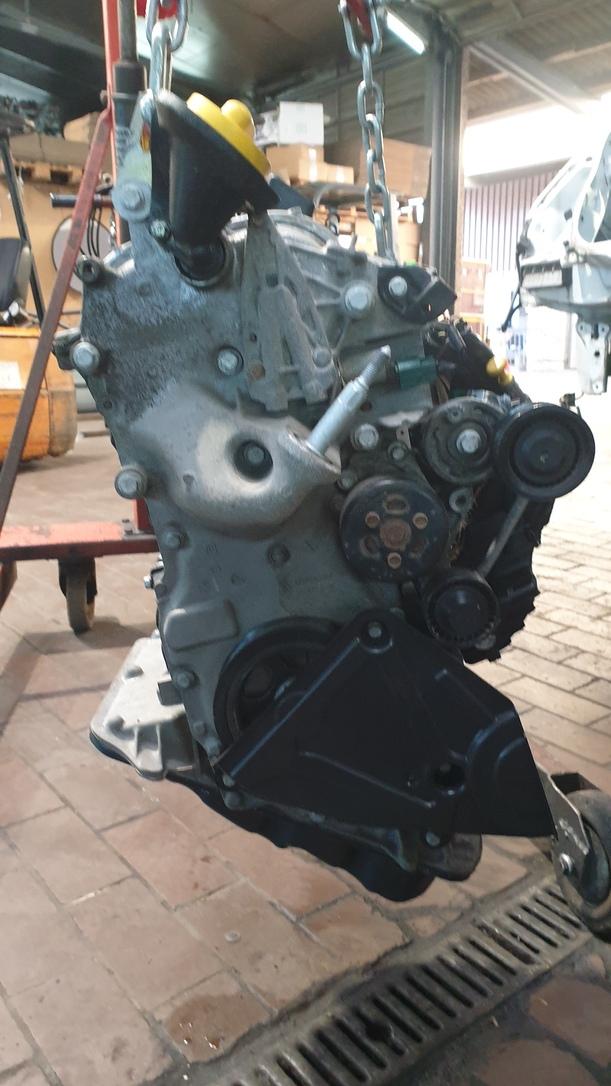 Foto: MOTOR ( H4D 400 ) eines Renault Twingo SCe 70