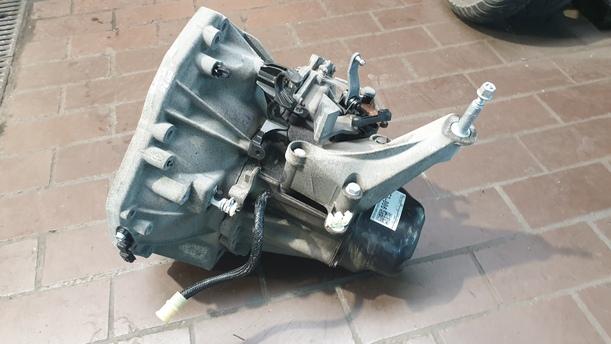 Foto: SCHALTGETRIEBE 5 GANG ( JE3 006 ) eines Renault Twingo SCe 70