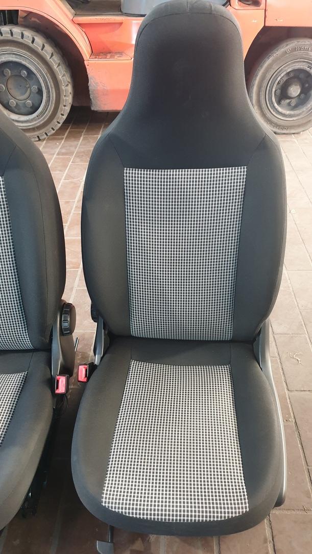 Foto: INNENAUSSTATTUNG / SITZE eines Renault Twingo SCe 70
