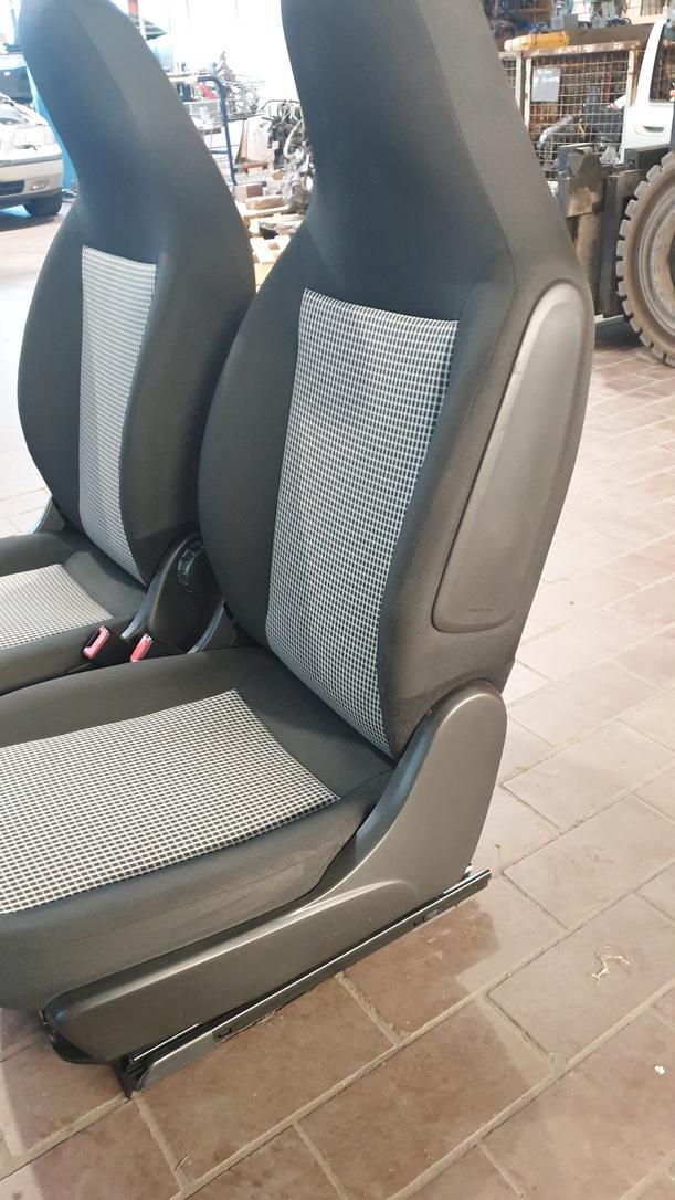 Foto: INNENAUSSTATTUNG / SITZE eines Renault Twingo SCe 70