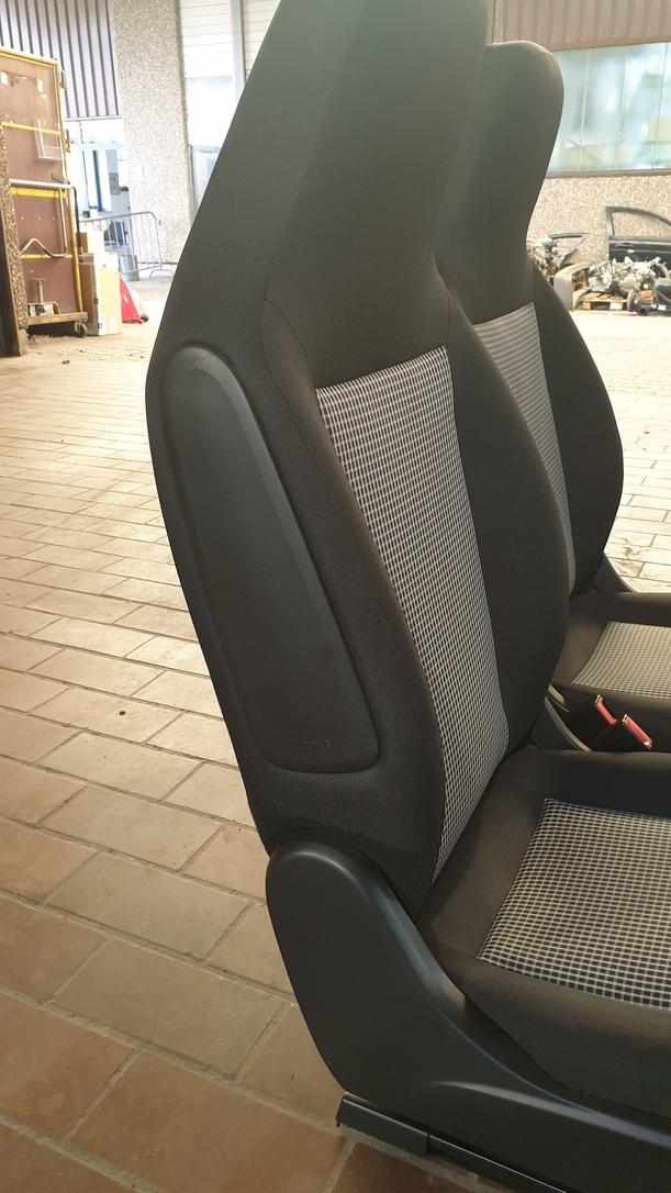 Foto: INNENAUSSTATTUNG / SITZE eines Renault Twingo SCe 70
