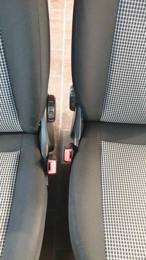 Foto: INNENAUSSTATTUNG / SITZE eines Renault Twingo SCe 70