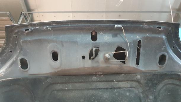 Foto: MOTORHAUBE eines Fiat Seicento 1.1