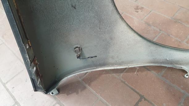 Foto: KOTFLÜGEL LINKS eines Fiat Seicento 1.1