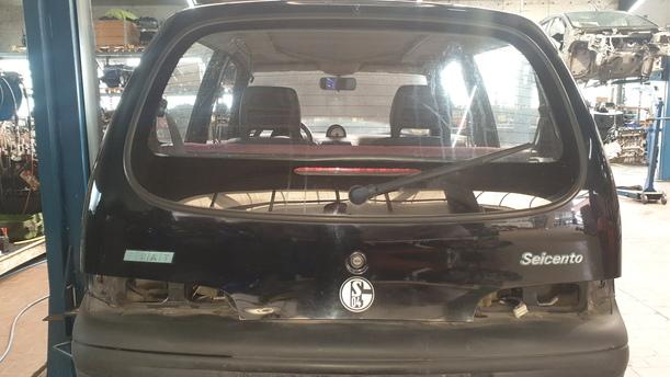 Foto: HECKKLAPPE / HECKDECKEL eines Fiat Seicento 1.1
