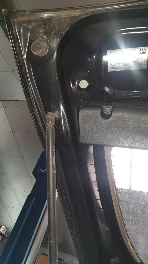 Foto: HECKKLAPPE / HECKDECKEL eines Fiat Seicento 1.1