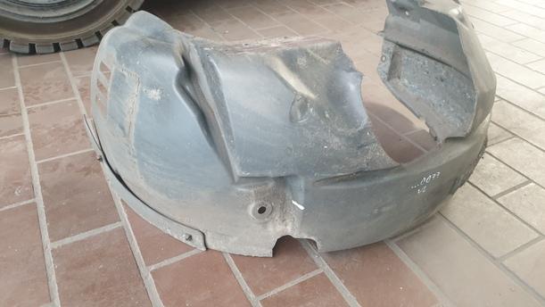 Foto: INNENKOTFLÜGEL / RADHAUSSCHALE LINKS eines Ford Fiesta 1.6 TDCi