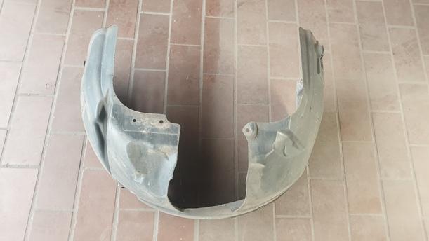 Foto: INNENKOTFLÜGEL / RADHAUSSCHALE LINKS eines Ford Fiesta 1.6 TDCi