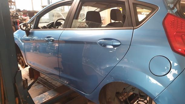 Foto: TÜR HINTEN LINKS eines Ford Fiesta 1.6 TDCi