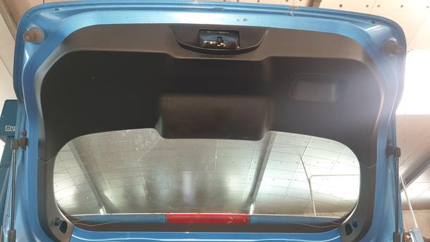 Foto: HECKKLAPPE / HECKDECKEL eines Ford Fiesta 1.6 TDCi