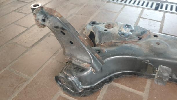Foto: VORDERACHSTRÄGER / ACHSE VORN eines Ford Fiesta 1.6 TDCi