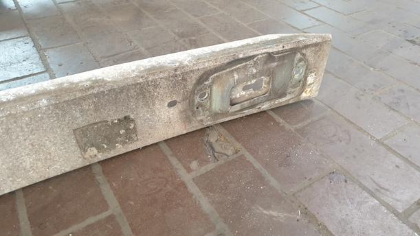 Foto: VERSTÄRKUNG VORN eines Volvo 850 2.5-10V