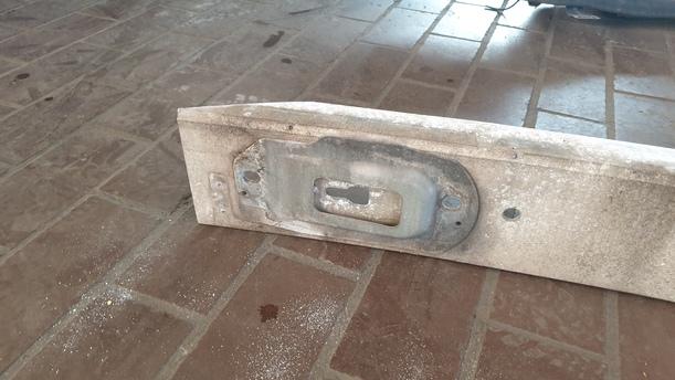 Foto: VERSTÄRKUNG VORN eines Volvo 850 2.5-10V