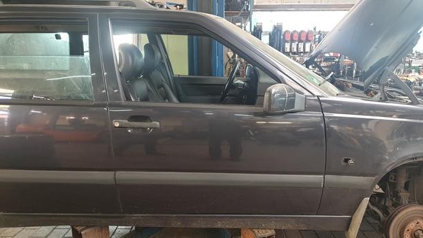 Foto: TÜR VORN RECHTS eines Volvo 850 2.5-10V