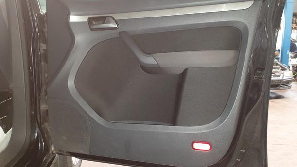 Foto: TÜR VORN RECHTS eines VW Touran 1.9 TDI