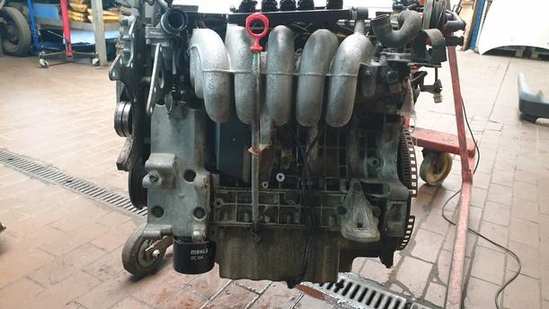 Foto: MOTOR B5252S eines Volvo 850 2.5-10V