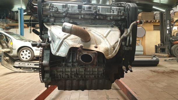 Foto: MOTOR B5252S eines Volvo 850 2.5-10V