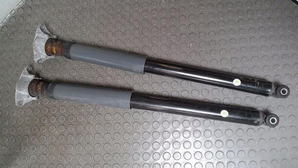 Foto: STOSSDÄMPFERPAAR HINTEN ( LIMOUSINE ) eines Ford Focus 1.6 16V