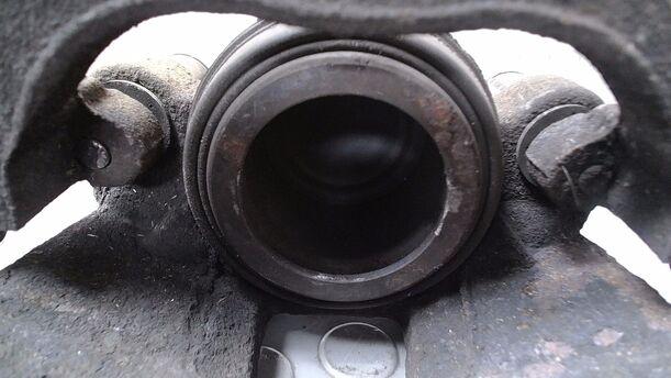 Foto: BREMSSATTEL VORN RECHTS ( ATE ) eines Ford Focus 1.6 16V