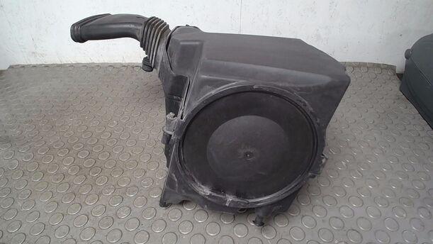 Foto: LUFTFILTERKASTEN eines Ford Focus 1.6 16V