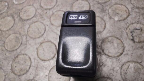 Foto: SCHALTER HEIZBARE HECKSCHEIBE / SPIEGEL eines Volvo 850 2.5-10V