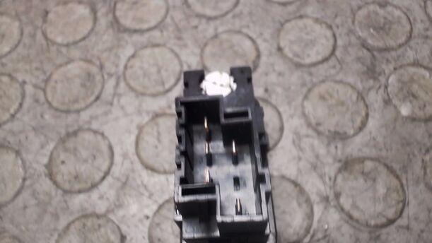 Foto: SCHALTER HEIZBARE HECKSCHEIBE / SPIEGEL eines Volvo 850 2.5-10V