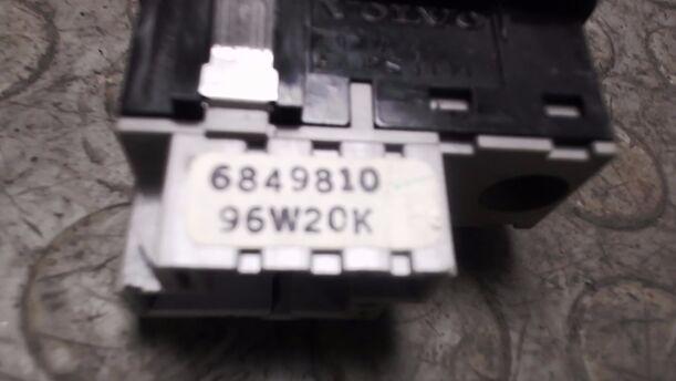 Foto: SCHALTER LEUCHTWEITEREGULIERUNG eines Volvo 850 2.5-10V