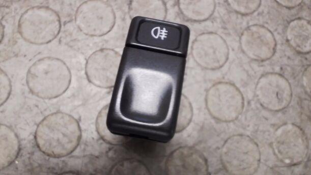 Foto: SCHALTER NEBELLEUCHTE HINTEN eines Volvo 850 2.5-10V