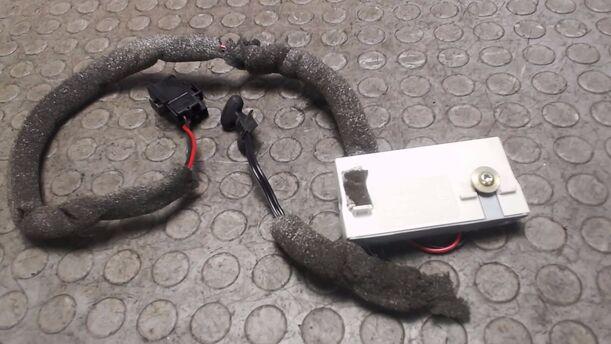 Foto: ANTENNENVERSTÄRKER eines Volvo 850 2.5-10V